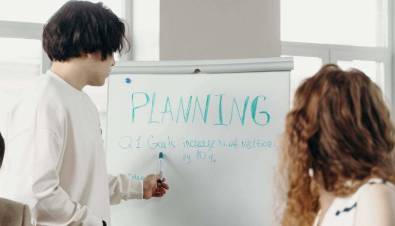 What is a business analyst?